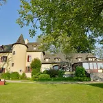 Chateau De Salles Hotel Vezac (Cantal)