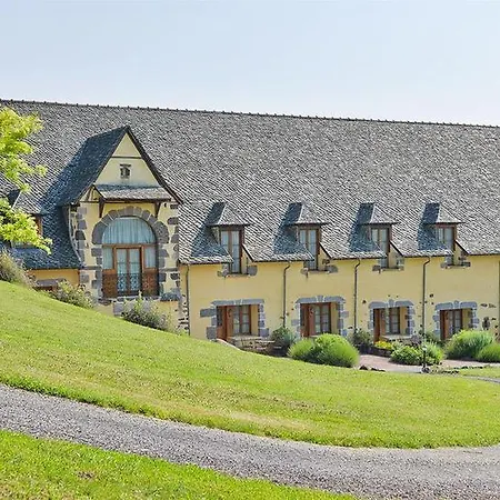 Chateau De Salles מלון 4*