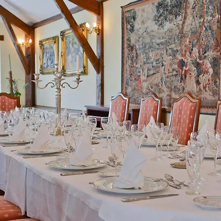 Chateau De Salles Hotel Vezac (Cantal)