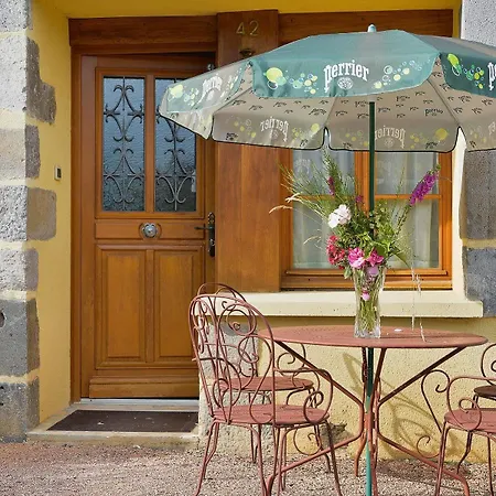 Chateau De Salles Hotel Vezac (Cantal)