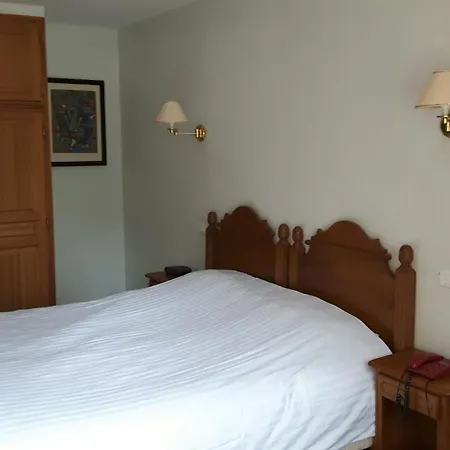 Hotel Chateau De Salles 4*