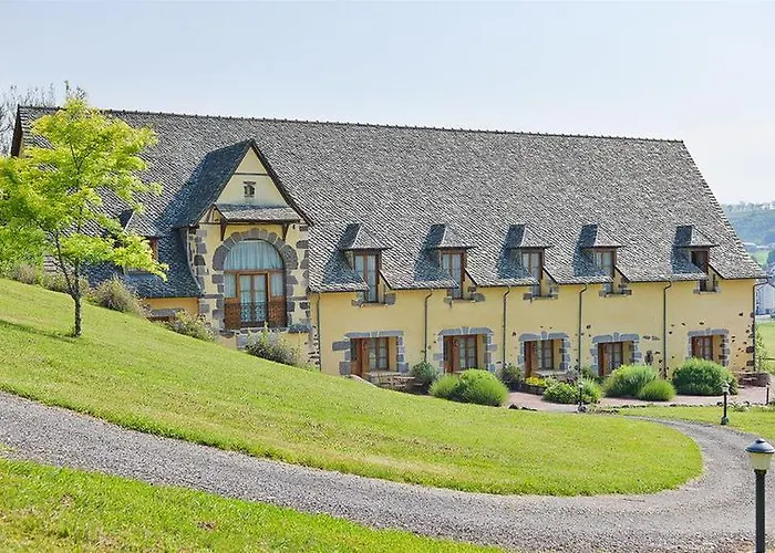 Chateau De Salles Szálloda 4*