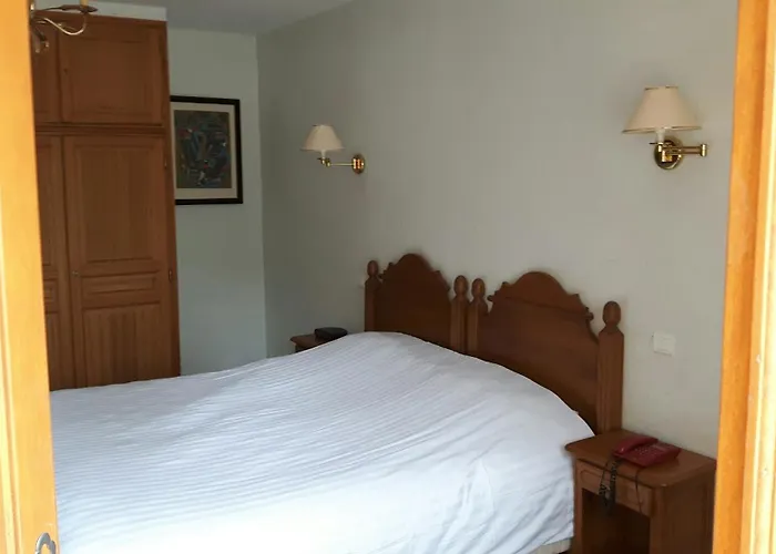 Hotel Chateau De Salles 4*